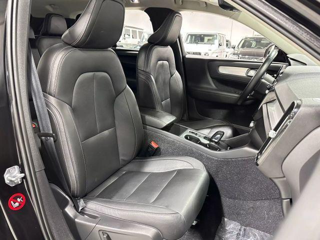 Photo of 2019 Black Volvo XC40