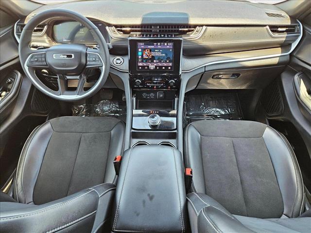 Photo of 2024 Silver Zynith Jeep Grand Cherokee L