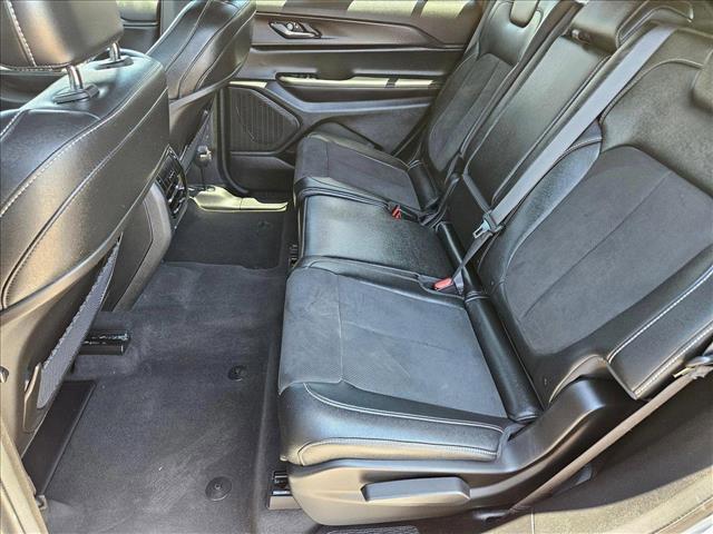 Photo of 2024 Silver Zynith Jeep Grand Cherokee L