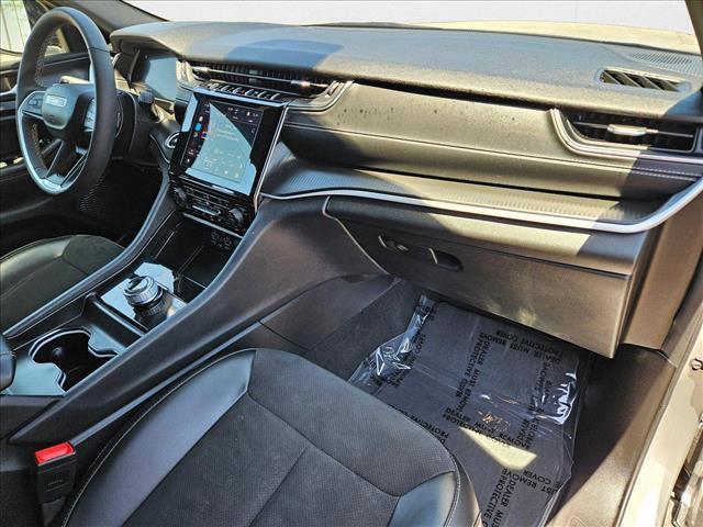 Photo of 2024 Silver Zynith Jeep Grand Cherokee L