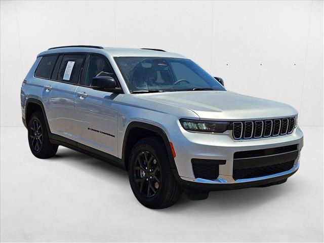 Photo of 2024 Silver Zynith Jeep Grand Cherokee L