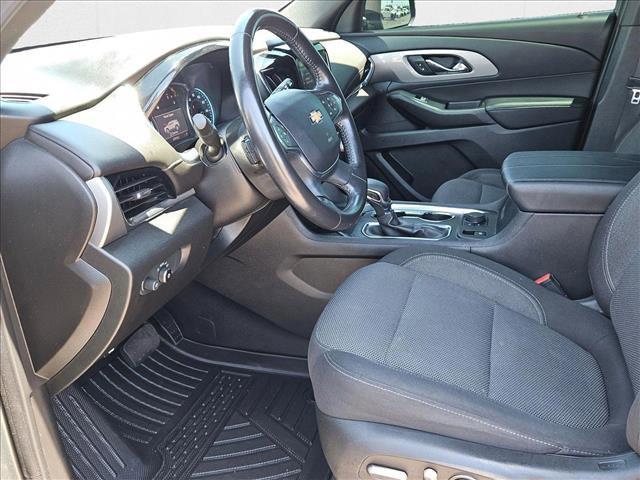 Photo of 2022 Silver Sage Metallic Chevrolet Traverse