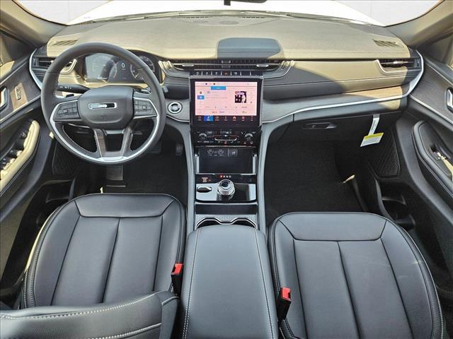 Photo of 2025 Bright White Clearcoat Jeep Grand Cherokee L