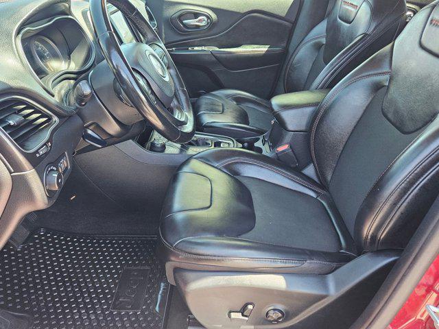 Photo of 2020 Velvet Red Pearlcoat Jeep Cherokee