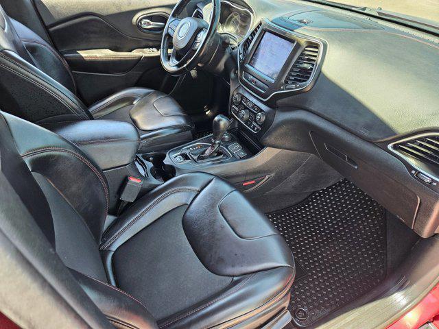 Photo of 2020 Velvet Red Pearlcoat Jeep Cherokee