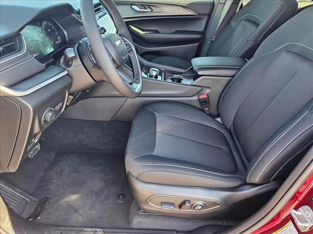 Photo of 2025 Velvet Red Pearlcoat Jeep Grand Cherokee