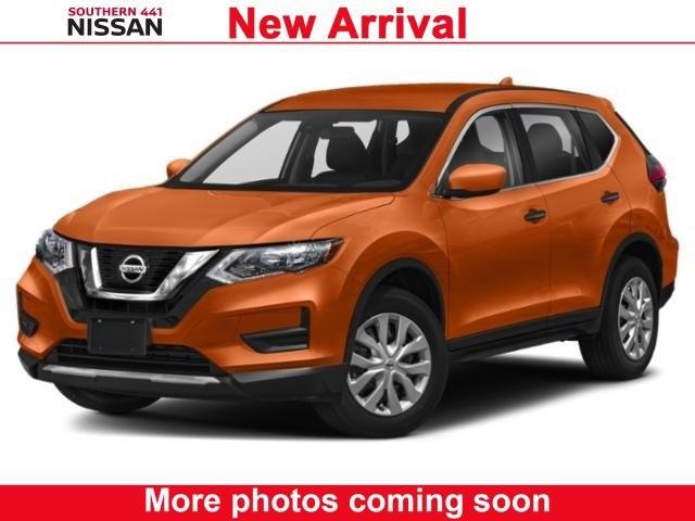 Photo of 2020 Monarch Orange Nissan Rogue