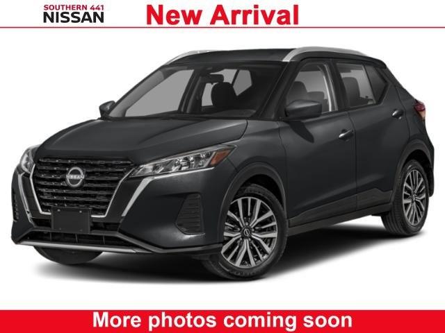 Photo of 2023 Super Black Nissan Kicks