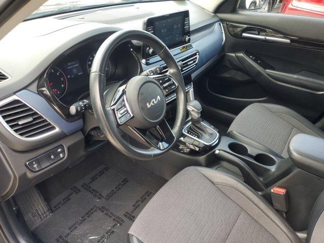 Photo of 2023 Gravity Gray Kia Seltos