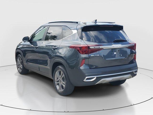 Photo of 2023 Gravity Gray Kia Seltos