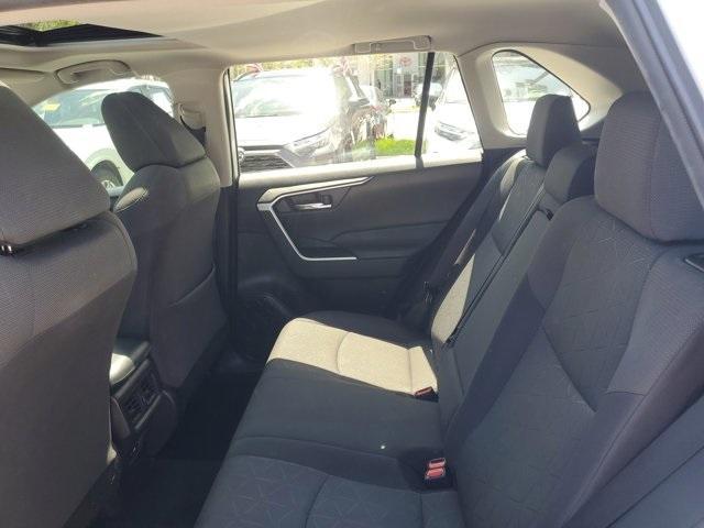 Photo of 2021 Super White Toyota RAV4