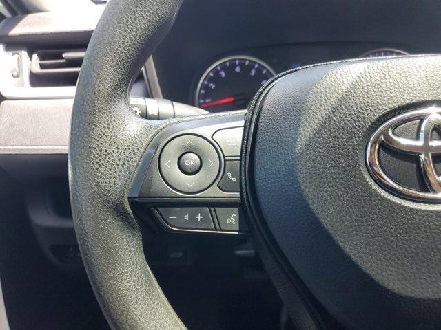 Photo of 2021 Super White Toyota RAV4