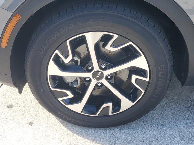 Photo of 2023 Everlasting Silver Kia Sportage