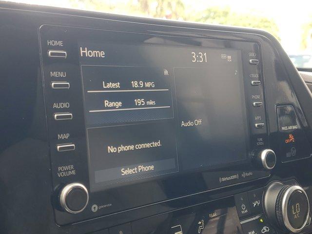 Photo of 2021 Silver Toyota Highlander
