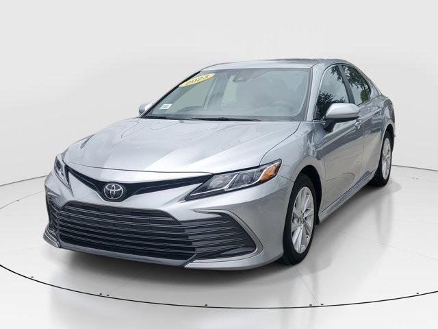 Photo of 2023 Silver Toyota Camry