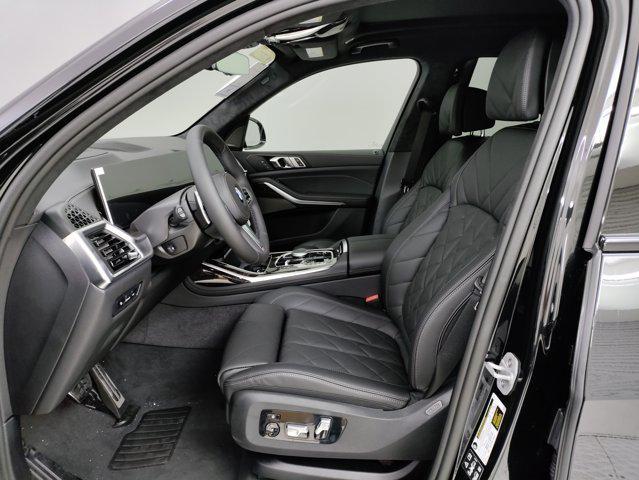 Photo of 2026 Black Sapphire Metallic BMW X7