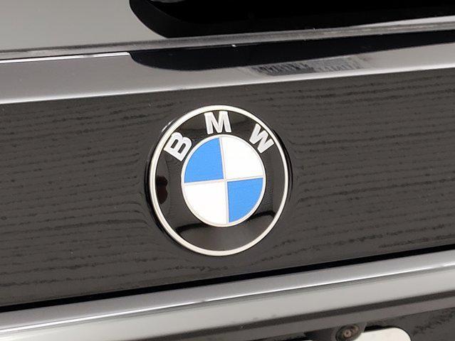 Photo of 2026 Black Sapphire Metallic BMW X7