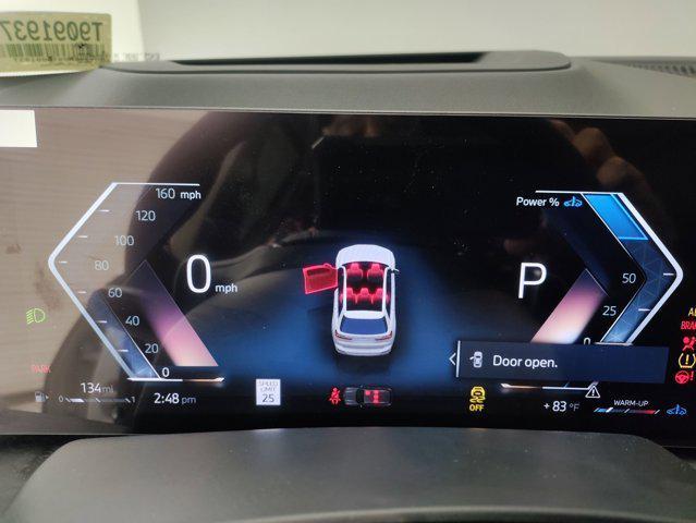 Photo of 2026 Alpine White BMW X7