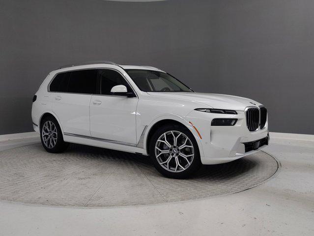 Photo of 2026 Alpine White BMW X7