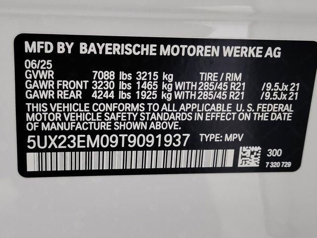 Photo of 2026 Alpine White BMW X7