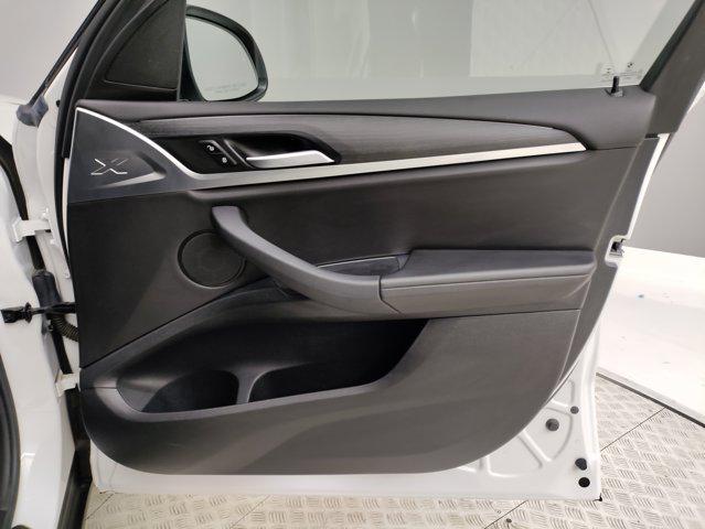 Photo of 2022 Mineral White Metallic BMW X3