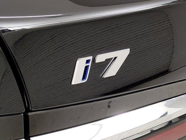 Photo of 2025 Black Sapphire Metallic BMW i7
