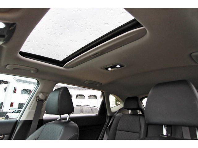 Photo of 2022 Snow White Pearl Kia Seltos
