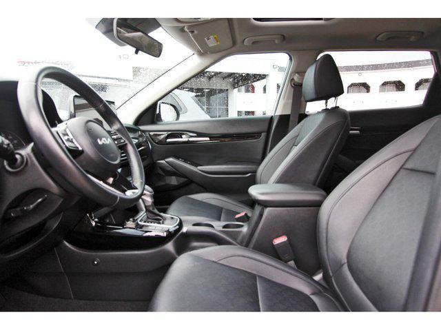 Photo of 2022 Snow White Pearl Kia Seltos