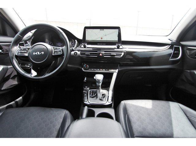 Photo of 2022 Snow White Pearl Kia Seltos