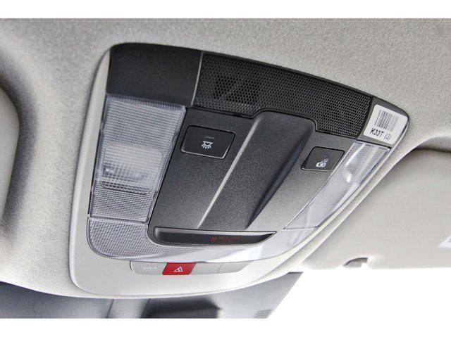 Photo of 2025 Runway Red Kia Niro