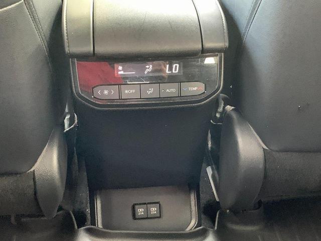 Photo of 2021 Black Toyota Highlander