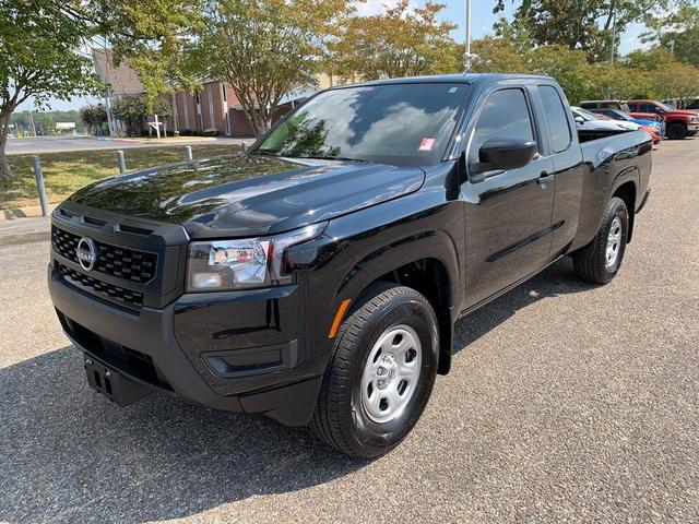 Photo of 2025 Super Black Nissan Frontier