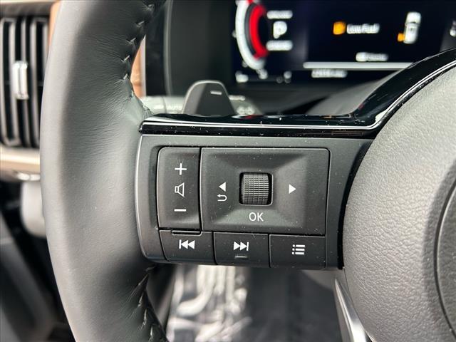 Photo of 2024 Super Black Nissan Pathfinder