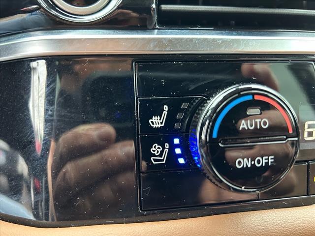 Photo of 2024 Super Black Nissan Pathfinder