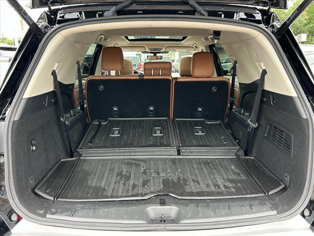 Photo of 2024 Super Black Nissan Pathfinder