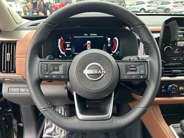 Photo of 2024 Super Black Nissan Pathfinder
