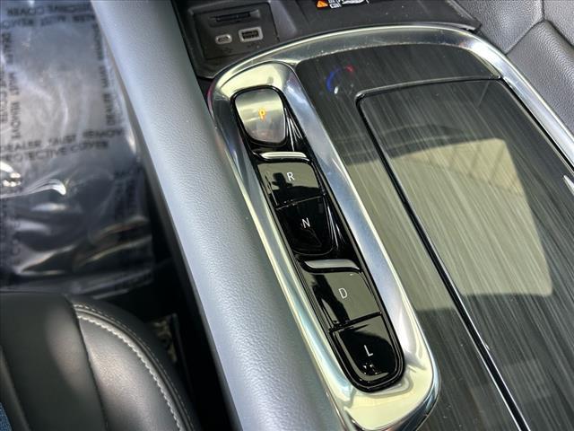 Photo of 2024 White Frost Tri-Coat Buick Enclave