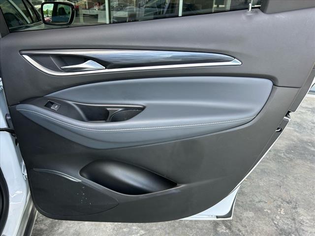 Photo of 2024 White Frost Tri-Coat Buick Enclave