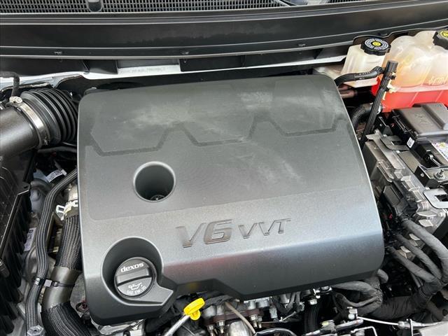 Photo of 2024 White Frost Tri-Coat Buick Enclave