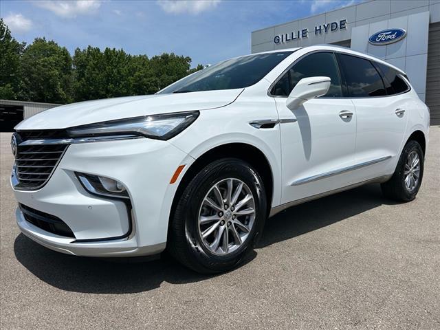 Photo of 2024 White Frost Tri-Coat Buick Enclave