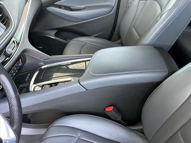 Photo of 2024 White Frost Tri-Coat Buick Enclave