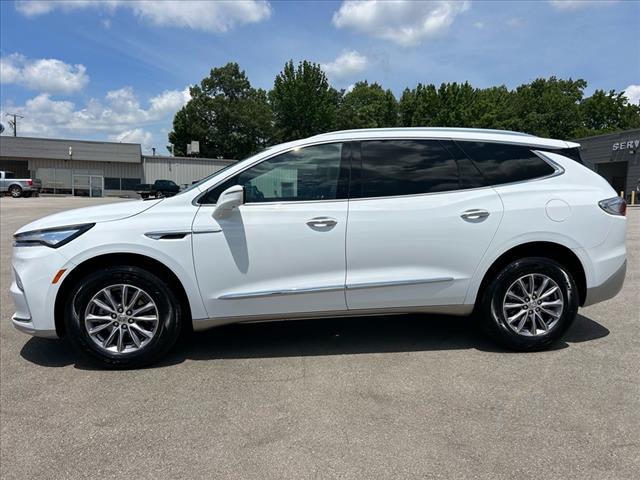 Photo of 2024 White Frost Tri-Coat Buick Enclave