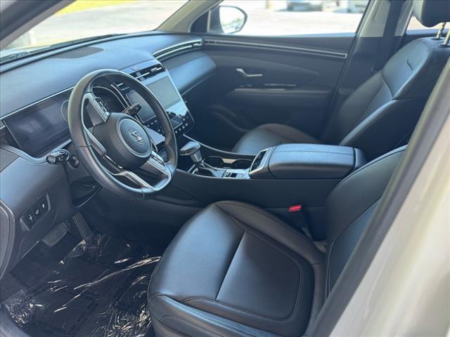 Photo of 2023 White Hyundai TUCSON