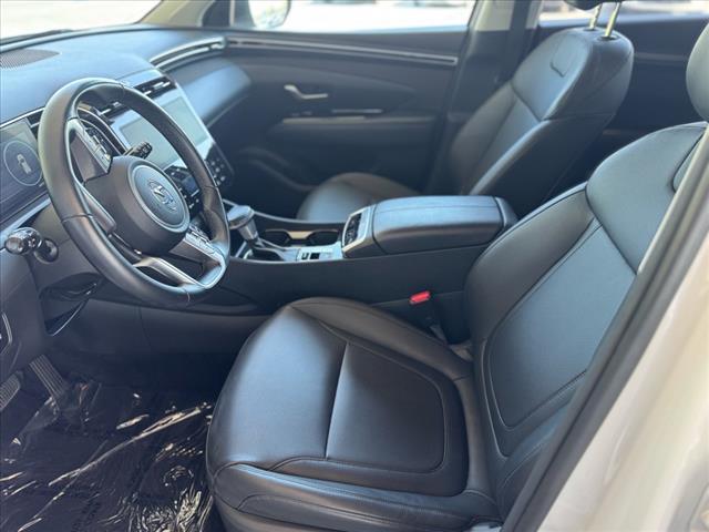 Photo of 2023 White Hyundai TUCSON