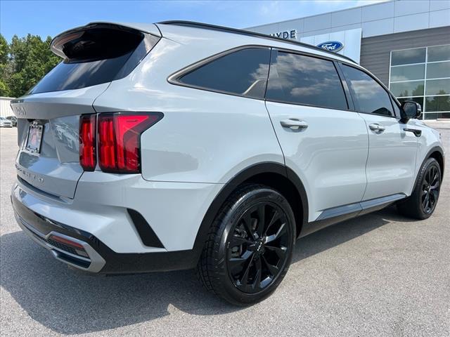 Photo of 2022 Gravity Gray Kia Sorento