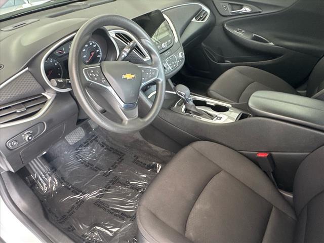 Photo of 2024 White Chevrolet Malibu