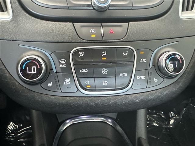 Photo of 2024 White Chevrolet Malibu