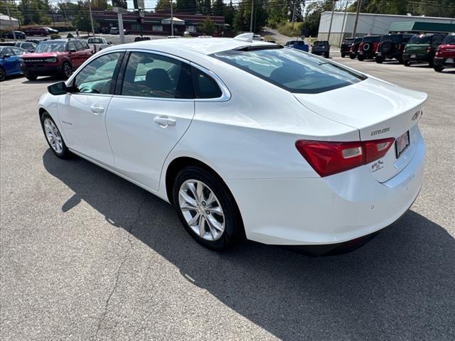 Photo of 2024 White Chevrolet Malibu
