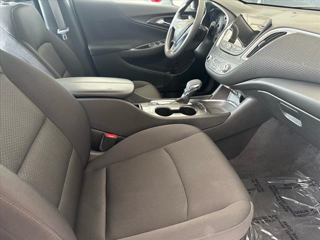 Photo of 2024 White Chevrolet Malibu