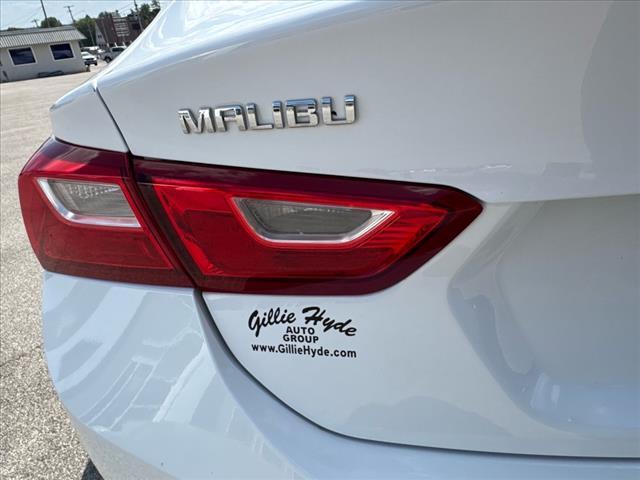 Photo of 2024 White Chevrolet Malibu